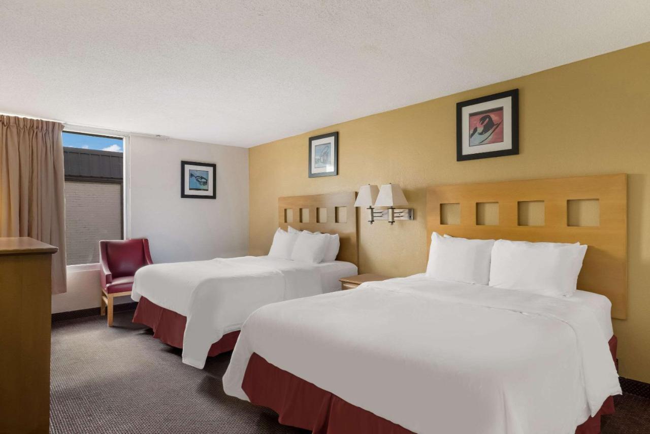 אליס Quality Inn מראה חיצוני תמונה
