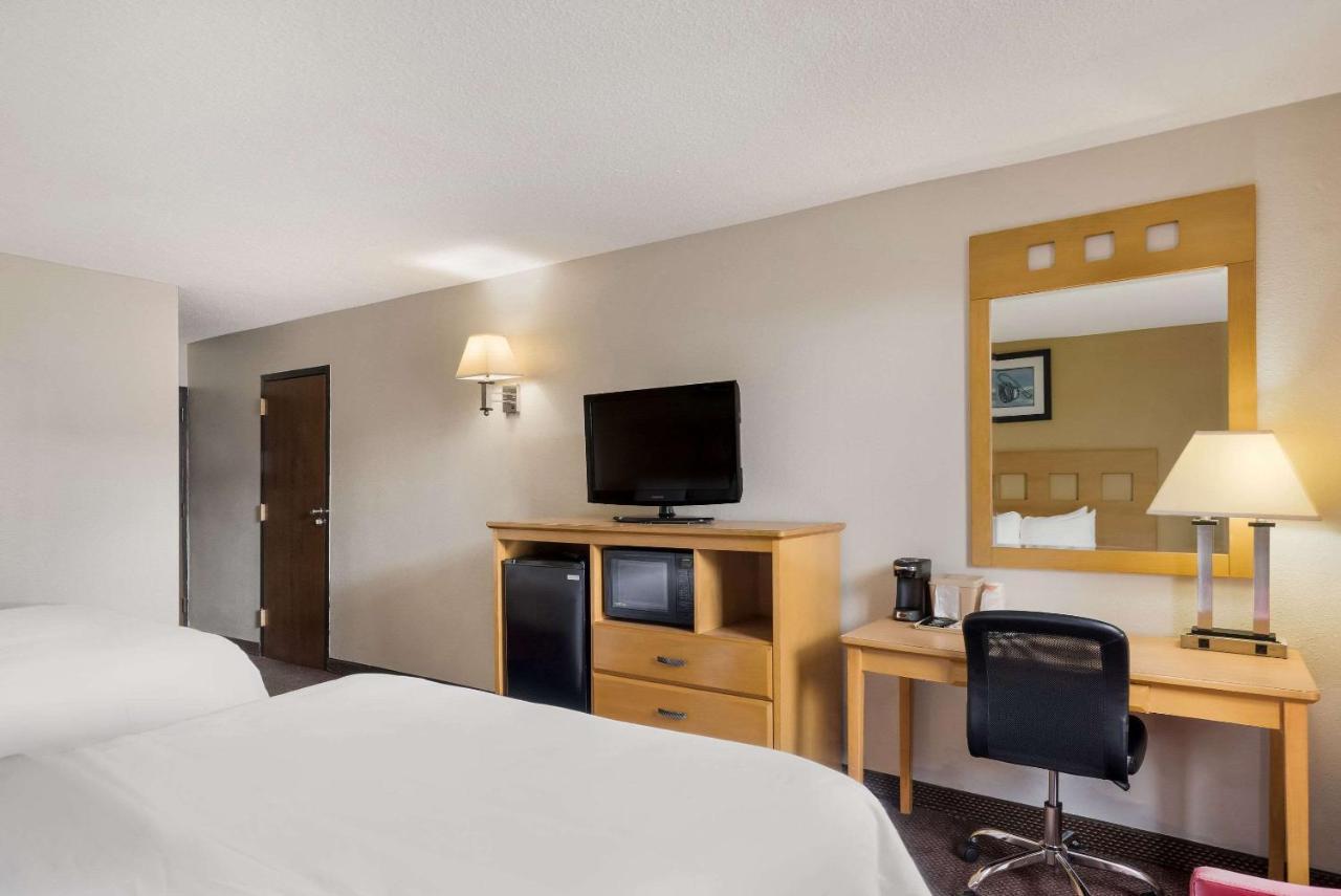 אליס Quality Inn מראה חיצוני תמונה